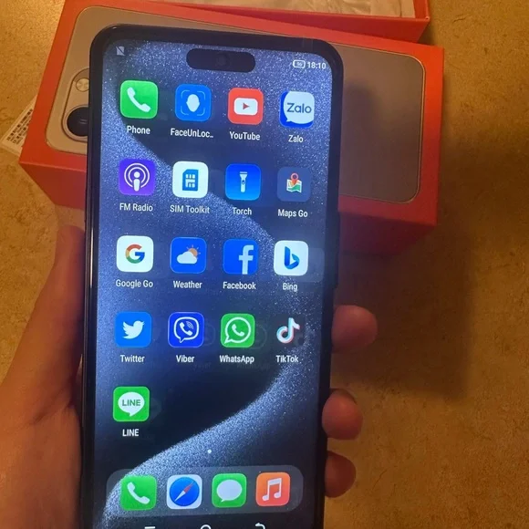 Brand new unlocked smartphone - Picture 4 of 11